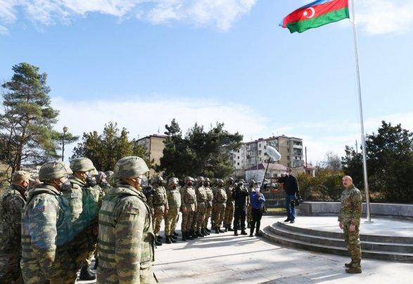 ՖՈՏՈ․ Ալիևը Շուշիում բարձրացրել է Ադրբեջանի դրոշը